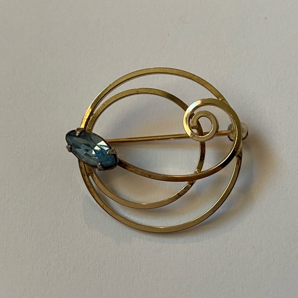 Gold brooch  CR CO 12K G.F.